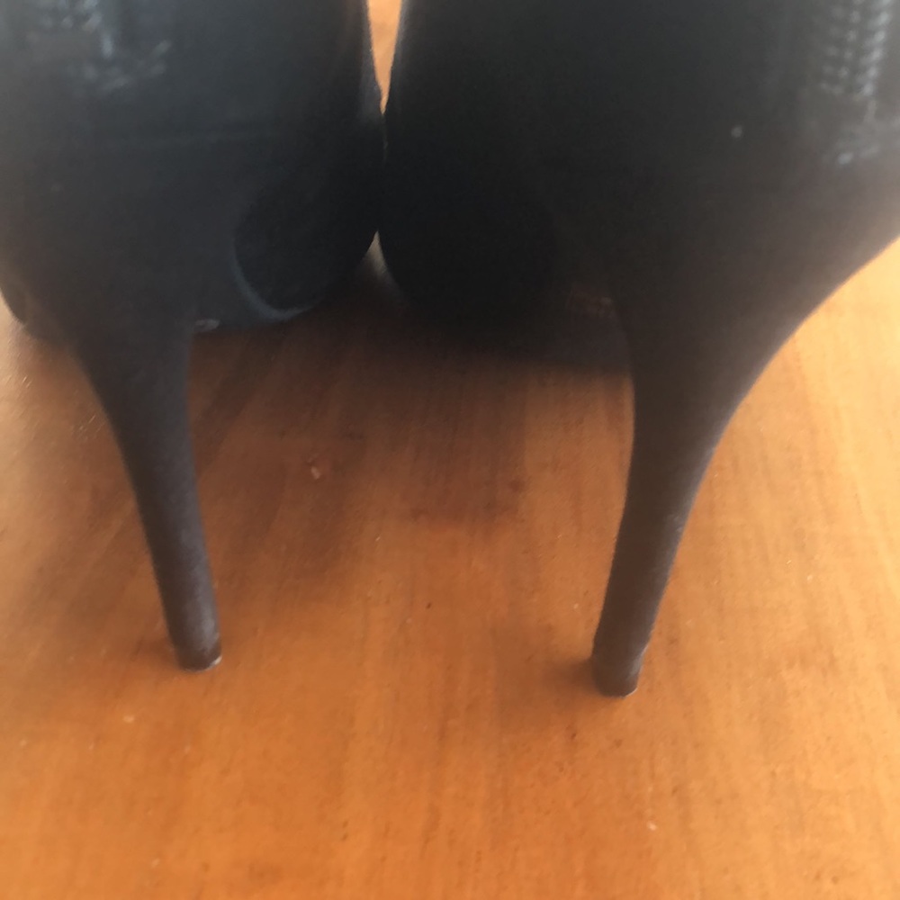 Marc Fisher Vegan Suede Black Lace Up Stiletto Pumps Sz 7‎ - EUC - Picture 10 of 10